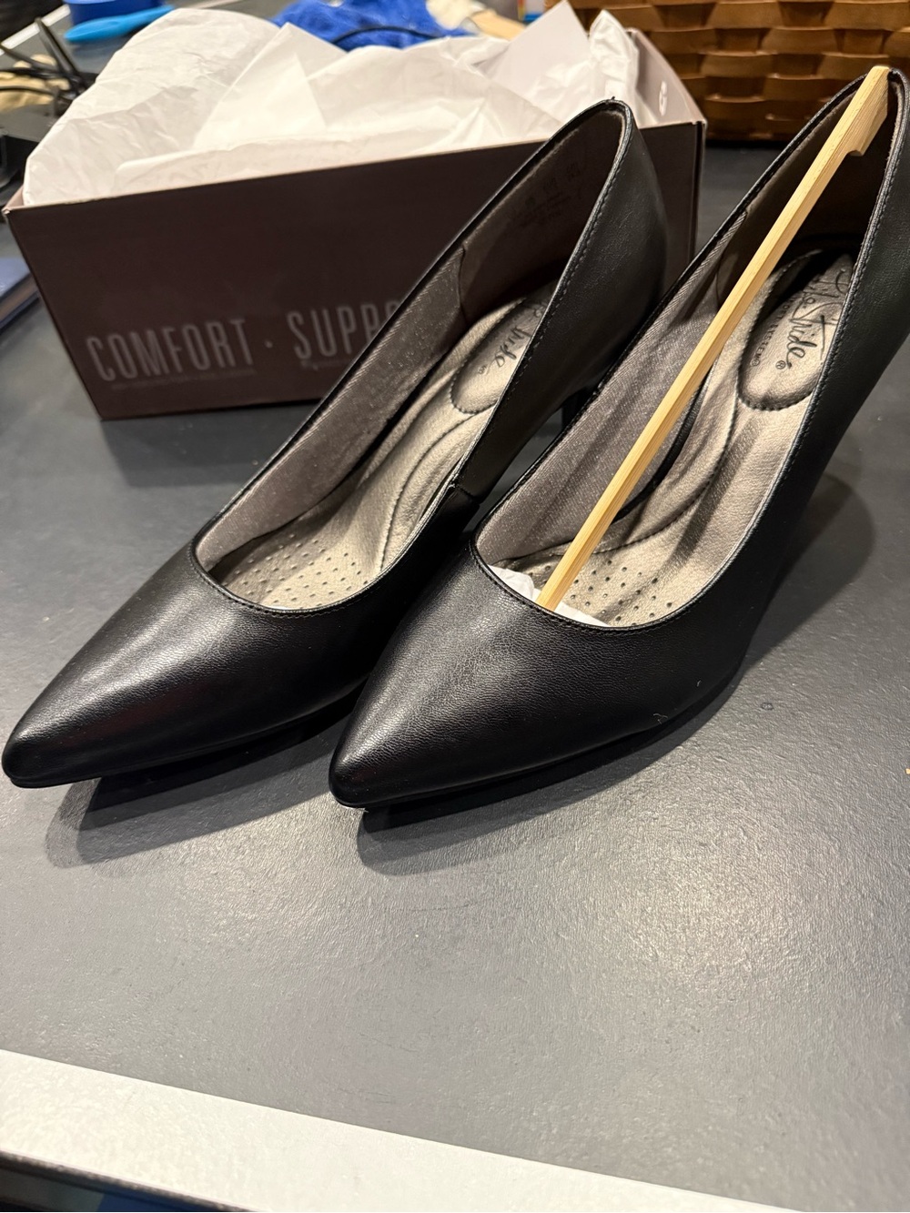 LIFE STRIDE Comfortable Black Women's Pointed-Toe Pumps
